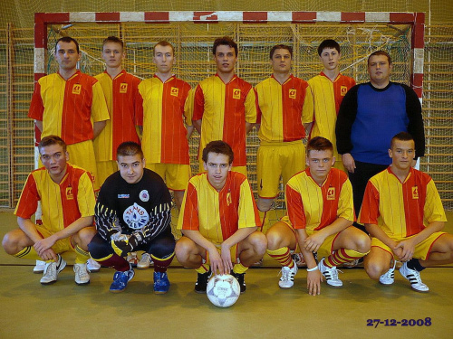 ISTANBUL 2008/2009 ...STOJĄ OD LEWEJ: Mrozik, Chludziński, Daroń, Werbski, Gerc, Różycki, Kujawa ...KUCAJĄ: Żeglicz, Widziński, Szymanowski, Kuchciński, Świątek