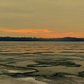 zamarznięte jezioro #kra #lód #jezioro #zima