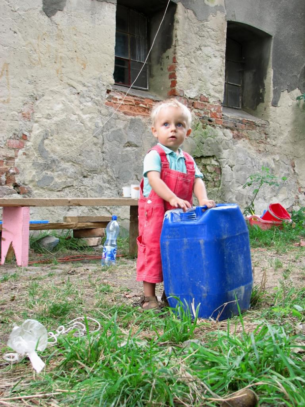 najmłodszy wolontariusz fundacji Tara - Piskorzyna #FundacjaTara #piskorzyna #scarlet