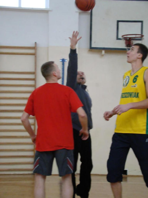 Towarzyski mecz z Absolwentami #Sobieszyn #Brzozowa #Koszykówka