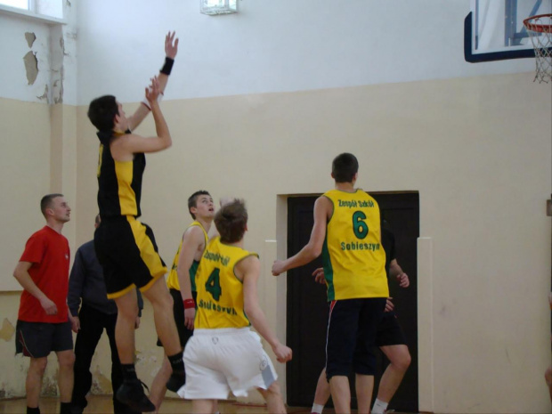 Towarzyski mecz z Absolwentami #Sobieszyn #Brzozowa #Koszykówka