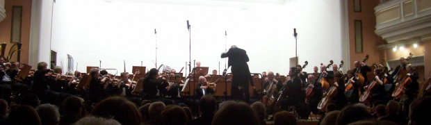 Jan Krenz dyryguje V Beethovena w Filharmonii Śląskiej