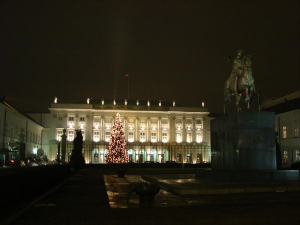 spacer po Krakowskim Przedmieściu, Nowym Świecie, ot Warszawa w pigułce #SpacerPoKrakowskimPrzedmieściu #NowymŚwiecie #WarszawaWPigułce