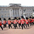 LONDYN-Pałac Buckingham jest oficjalną rezydencją brytyjskich monarchów i jednocześnie największym na świecie pałacem królewskim wciąż pełniącym swą pierwotną funkcję. #LONDYN