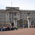 LONDYN-Pałac Buckingham jest oficjalną rezydencją brytyjskich monarchów i jednocześnie największym na świecie pałacem królewskim wciąż pełniącym swą pierwotną funkcję. #LONDYN