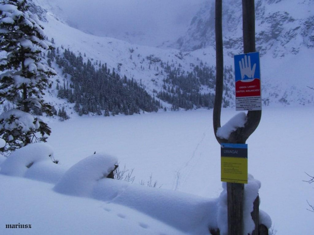 Morskie Oko zimą;d