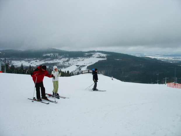na Łysej Górze w Górach Kaczawskich- 27 lutego 2009 #GóryKaczawskie #ŁysaGóra #zima #śnieg #StokNarciarski #WyciągNarciarski #narciarstwo #rekreacja