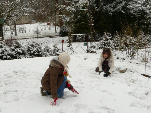 zabawa w śnieżki