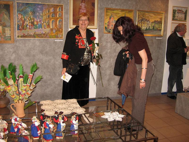 Jak widać moje prace, które pokazane są na zbiorowej wystawie w Galerii Twórców Ludowych i Nieprofesjonalnych WOK w Bydgoszczy do 11 kwietnia 2009 r., wzbudzają nieco zainteresowania.