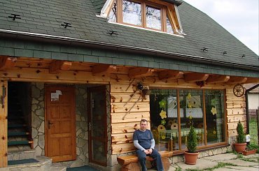 Wioska Terchowa oferuje turystom i wizytorom mnóstwo kwaterów, a w pobliżu również znajduje się mały wyciąg narciarski. #Terchowa #Słowacja #Janosik #pomnik #góry #lasy #kwatery