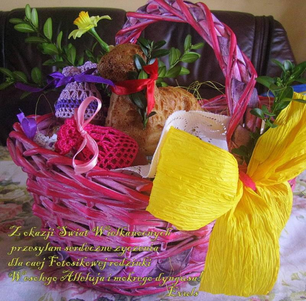Wielkanoc 2009 - koszyczek ze święconym #Święconka #koszyczek #baranek #pisanki #życzenia #okazje