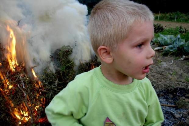 #dym #dzieci #ogień #ognisko #wykopki