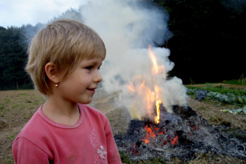 #dym #dzieci #ogień #ognisko #wykopki