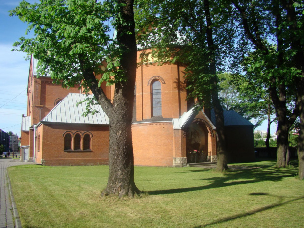 FESTN DĄB KOŚCIÓŁ