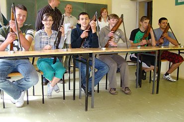 28 maja odbyły się I Międzyszkolne Zawody Strzeleckie o Nagrodę Dyrektora Zespołu Szkół w Sobieszynie. Konkurencje broń pneumatyczna, kbks, łuk #Sobieszyn #Brzozowa #Strzelanie