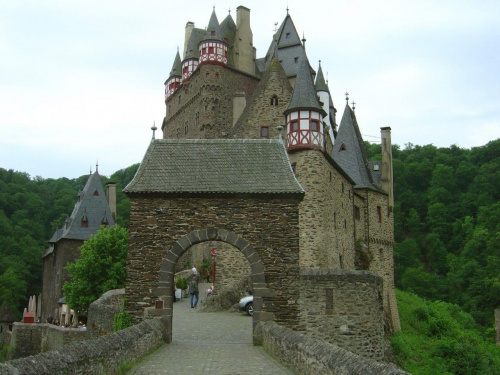 Burg Eltz #Burg #Eltz #Zamek #Niemcy #rzeka #las