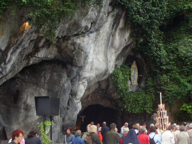 LOURDES-GROTA OBJAWIEŃ #LOURDES #MIASTA #BAZYLIKI