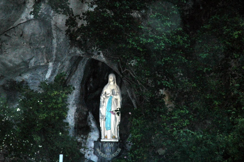 LOURDES-GROTA OBJAWIEŃ #LOURDES #MIASTA #BAZYLIKI