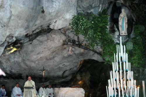 LOURDES-GROTA OBJAWIEŃ #LOURDES #MIASTA #BAZYLIKI