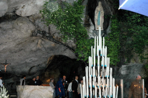 LOURDES-GROTA OBJAWIEŃ #LOURDES #MIASTA #BAZYLIKI