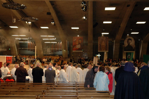 LOURDES-BAZYLIKA PIUSA X #LOURDES #MIASTA #BAZYLIKI