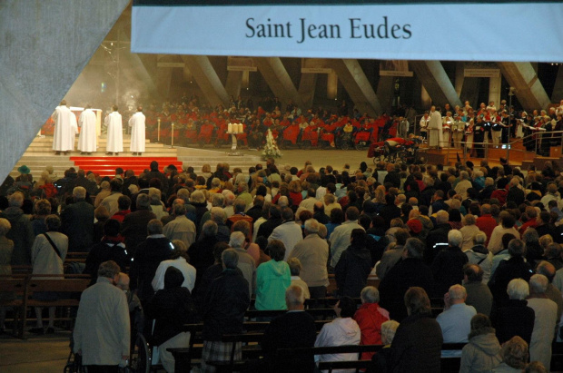 LOURDES-BAZYLIKA PIUSA X #LOURDES #MIASTA #BAZYLIKI