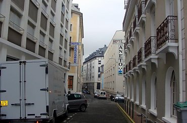 LOURDES,-ULICE MIASTA #LOURDES #MIASTA #BAZYLIKI