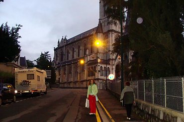 LOURDES - BAZYLIKA WIECZOREM #LOURDES #MIASTA #BAZYLIKI