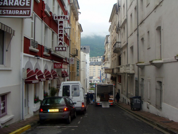 LOURDES,-ULICE MIASTA #LOURDES #MIASTA #BAZYLIKI