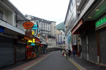 LOURDES,-ULICE MIASTA #LOURDES #MIASTA #BAZYLIKI