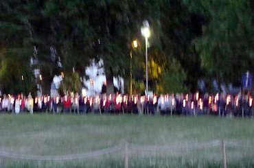 LOURDES-WIECZORNA PROCESJA ZE ŚWIECAMI #LOURDES #MIASTA #BAZYLIKI