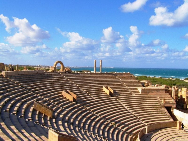 Teatr - Leptis Magna (Lubda) starorzymskie miasto z ok. II w. n.e.