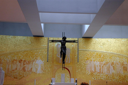 FATIMA-wnętrze kościoła św Trójcy #FATIMA #MIASTA #SANKTUARIA
