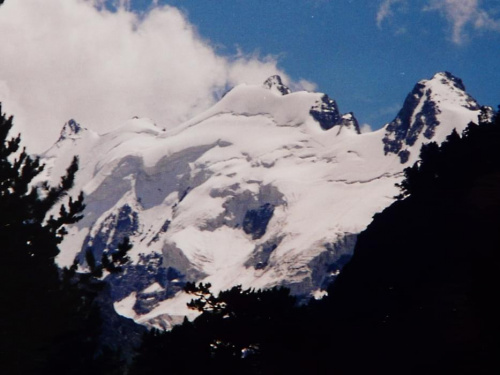 31.07.2002 Szczyty w górnej części doliny Adyłsu. #Adyłsu #góry #Kaukaz