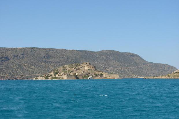 rejs 20 minutowy na wyspę Spinalonga #Elounda #WyspaSpinalonga #Kreta #morze #ZatokaMirambellou #lodzie #statki #fala