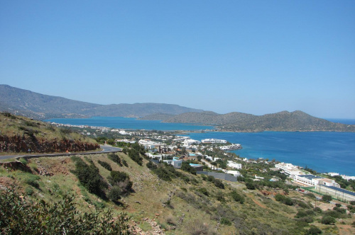Elounda nad zatoką Mirambellou Kreta #Elounda #WyspaSpinalonga #Kreta #morze #ZatokaMirambellou #lodzie #statki #fala