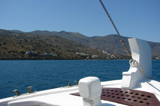 ruszamy w rejs na wyspę Spinalonga #Elounda #WyspaSpinalonga #Kreta #morze #ZatokaMirambellou #lodzie #statki #fala