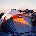 6.08.2002 Wczesny ranek, namiot po nocnym opadzie sniegu. #biwak #góry #Kaukaz