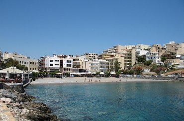 port Agios Nikolaos nad zatoką Mirambellou na Krecie #Kreta #wyspa #morze #zatoka #Mirambellou #jezioro #slodkie #Voulismeni #kaczki #ocean #wakacje #kolory #odbicia #jachty