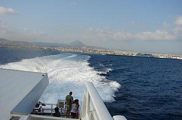 odpływamy z portu w Iraklionie (Hiraklion) #Kreta #Santorini #morze #Thira #Oia #ocean