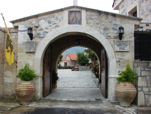 wizyta w klasztorze Moni Agias Irini oraz spacer wokół masywu Idhi Oros kanionem Irini #Kreta #Krousonos #Irakion #klasztor #monastyr #Agias #Irini #IdhiOros #gory