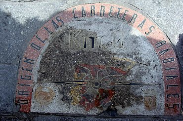 Madryt-Hiszpania- Puerta del Sol -Kamień wmurowany w plac symbolizujący Kilometr Zerowy #MADRYT #MIASTA #PLACE