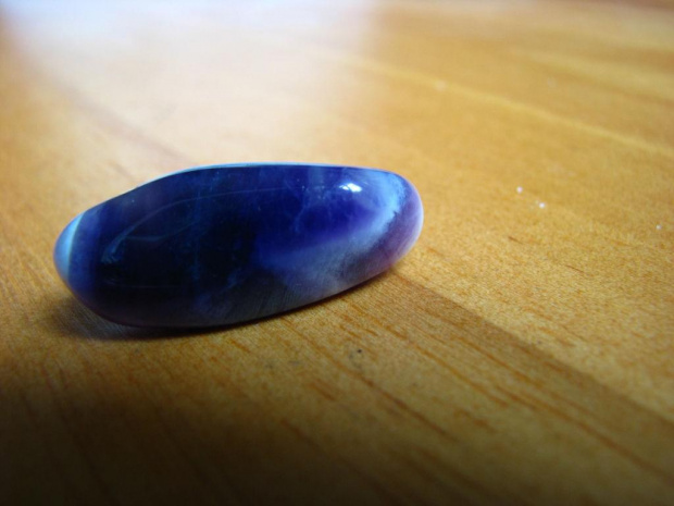 zależnie od światła i ustawienia kolor się zmienia :) #kamienie #minerały #malachit