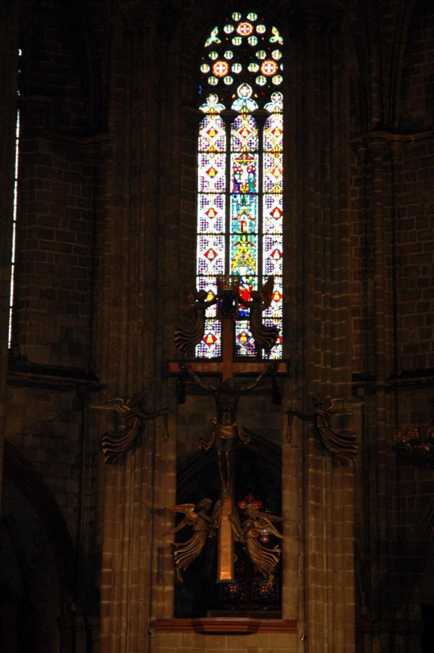 Barcelona-Hiszpania Katedra Świętej Eulalii -Prezbiterium z ołtarzem głównym. #BARCELONA #MIASTA #KATEDRY