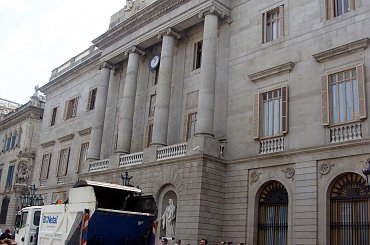 BARCELONA-HISZPANIA-Placa de Sant Jaume-ratusz z XIV wieku #BARCELONA #MIASTA #PLACE