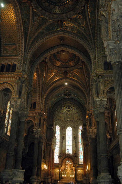 LYON Francja -wnętrze bazyliki Najświętszej Maryi Panny (La basilique de Notre-Dame de Fourvire) #LYON #MIASTA #BAZYLIKI