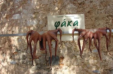 starozytne weneckie miasto Chania na Krecie i jego zbytki #Kreta #Chania #zwiedzanie #zabytki #forteca #port #mury