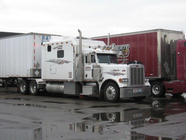 Peterbilt 379