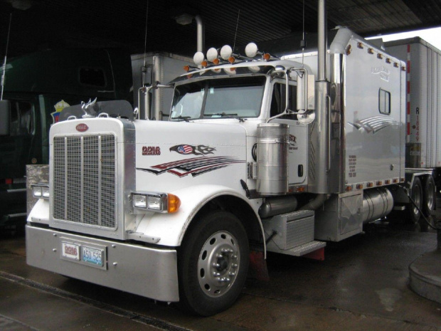 Peterbilt 379