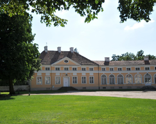 Pałac w Rogalinie od strony wejścia